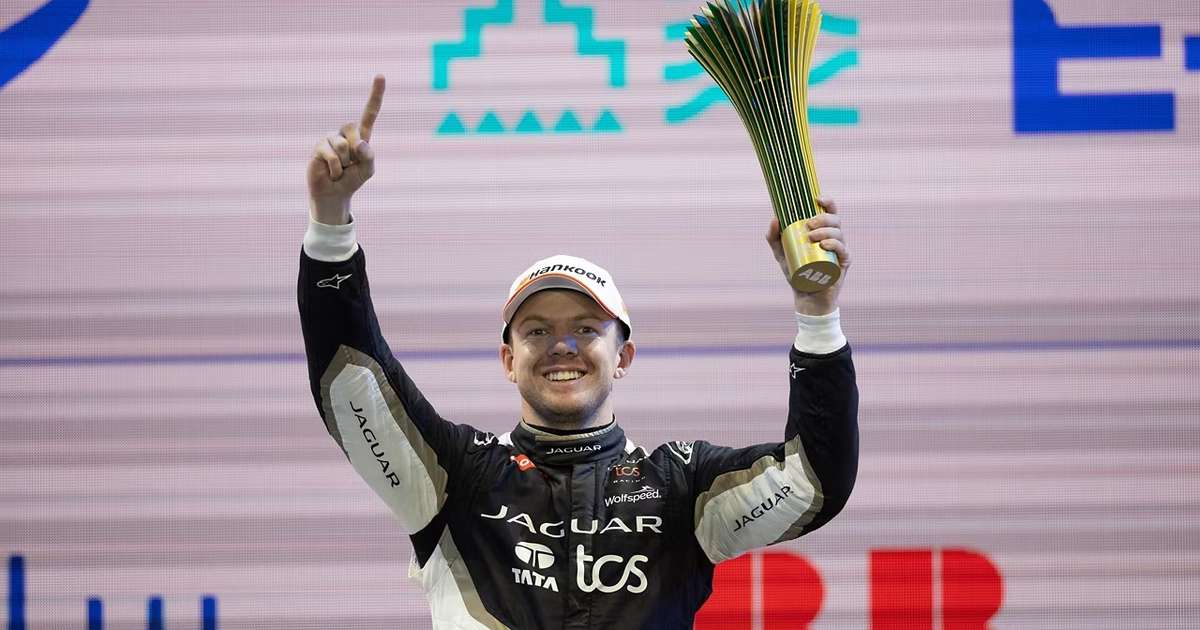 Fórmula E: Nick Cassidy vence Corrida 2 em Shanghai