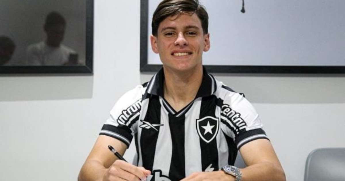 Botafogo abre janela, anuncia Montoro e cutuca rival