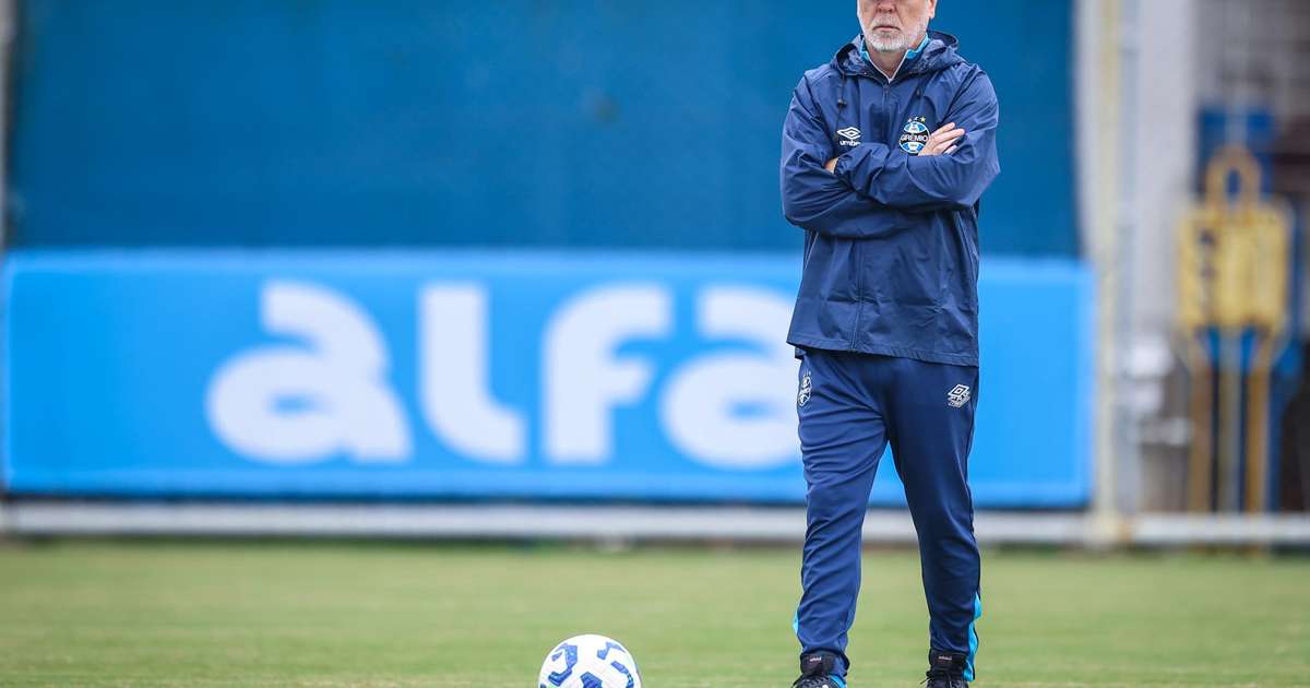 Mano Menezes revela preferências do Grêmio na busca por reforços no futebol.