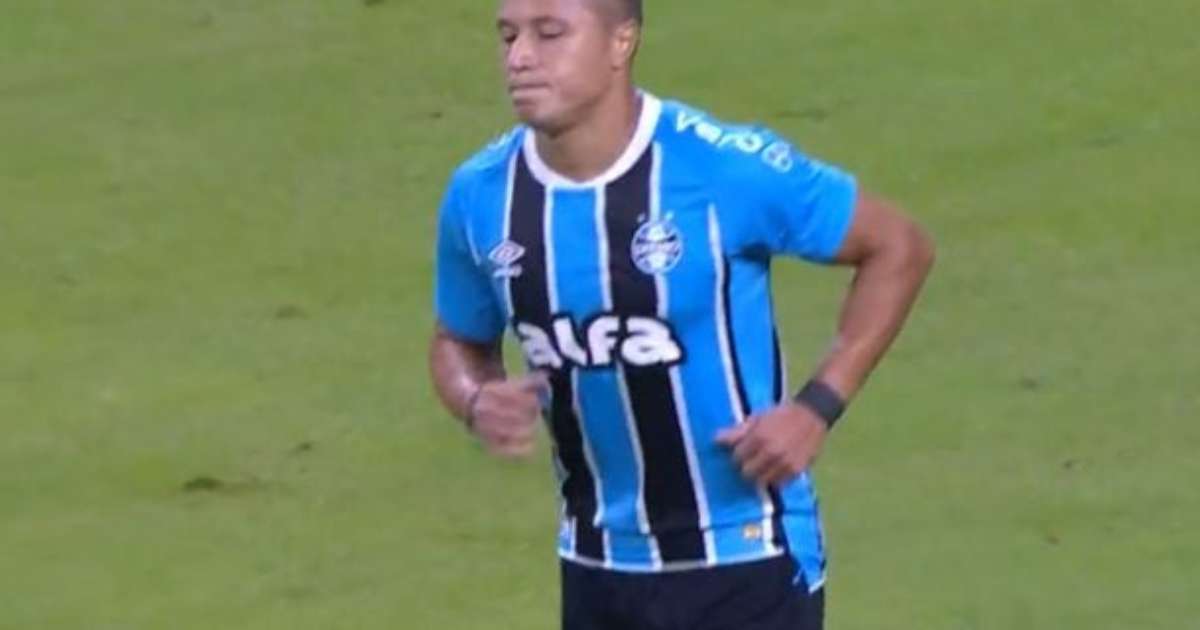 Marlon desfalca Grêmio em jogo contra Cruzeiro devido a cláusula contratual.