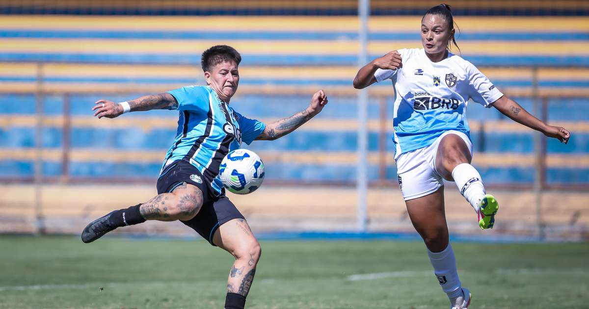 Derrota complica Grêmio na briga por vaga nas quartas de final.