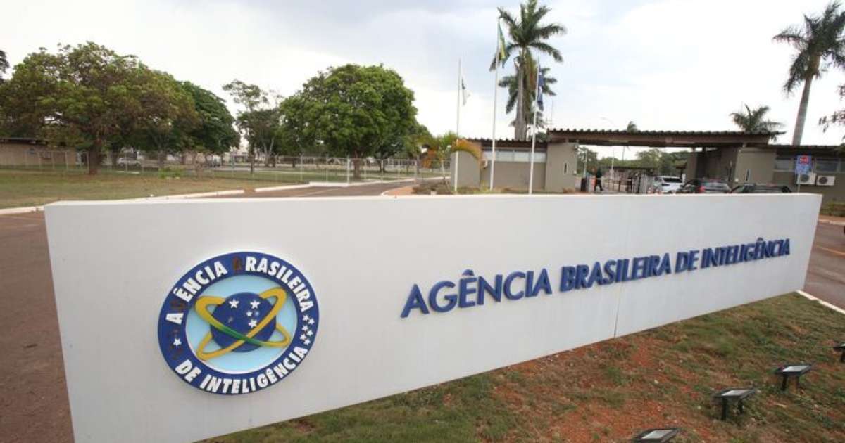 PF aponta que ‘Abin paralela’ espionou quase 1,8 mil celulares no governo Bolsonaro