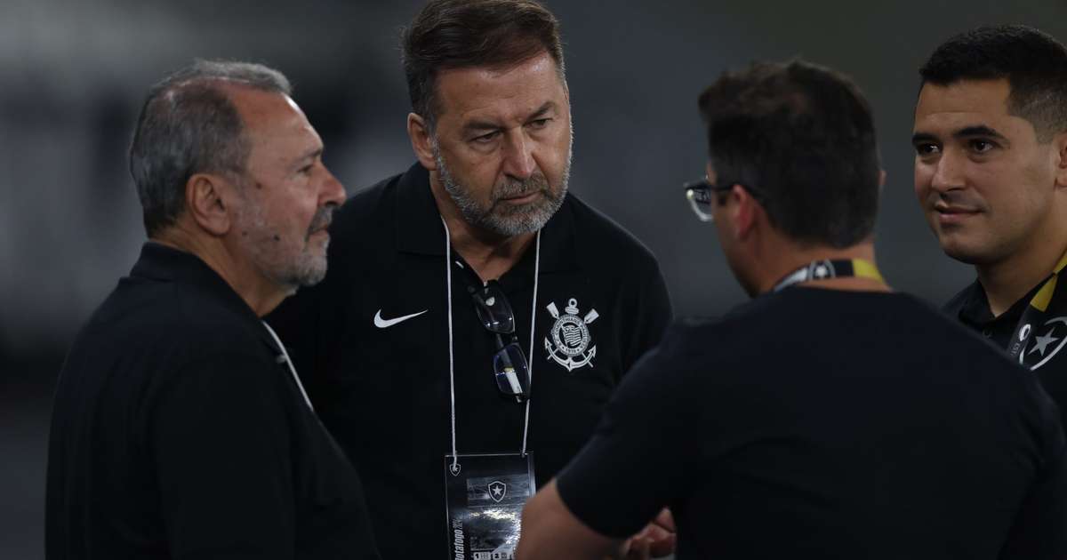 Corinthians descobre contratos ampliados antes de Augusto sair e ...