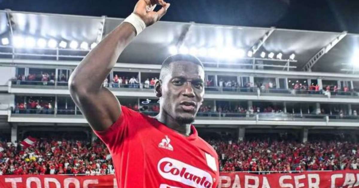 Cruzeiro avalia contratação de zagueiro solicitado por Leonardo Jardim.