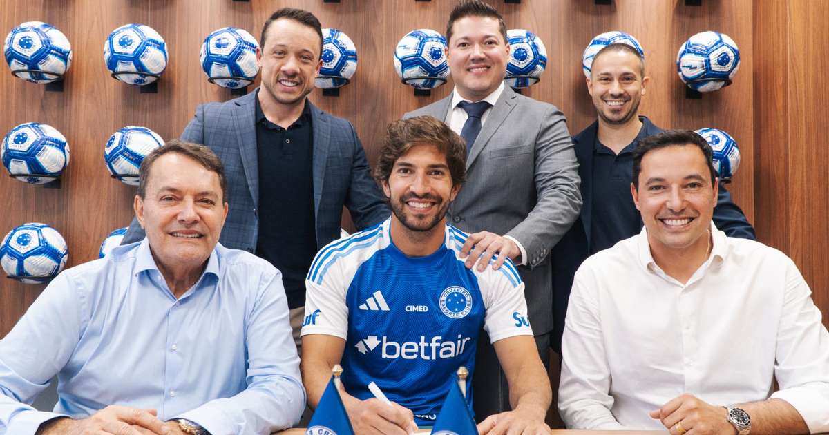 Cruzeiro renova contrato de Lucas Silva, meio-campista promissor do time.