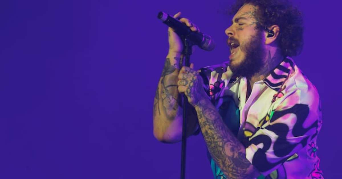 Post Malone cai do palco em show; veja vídeo
