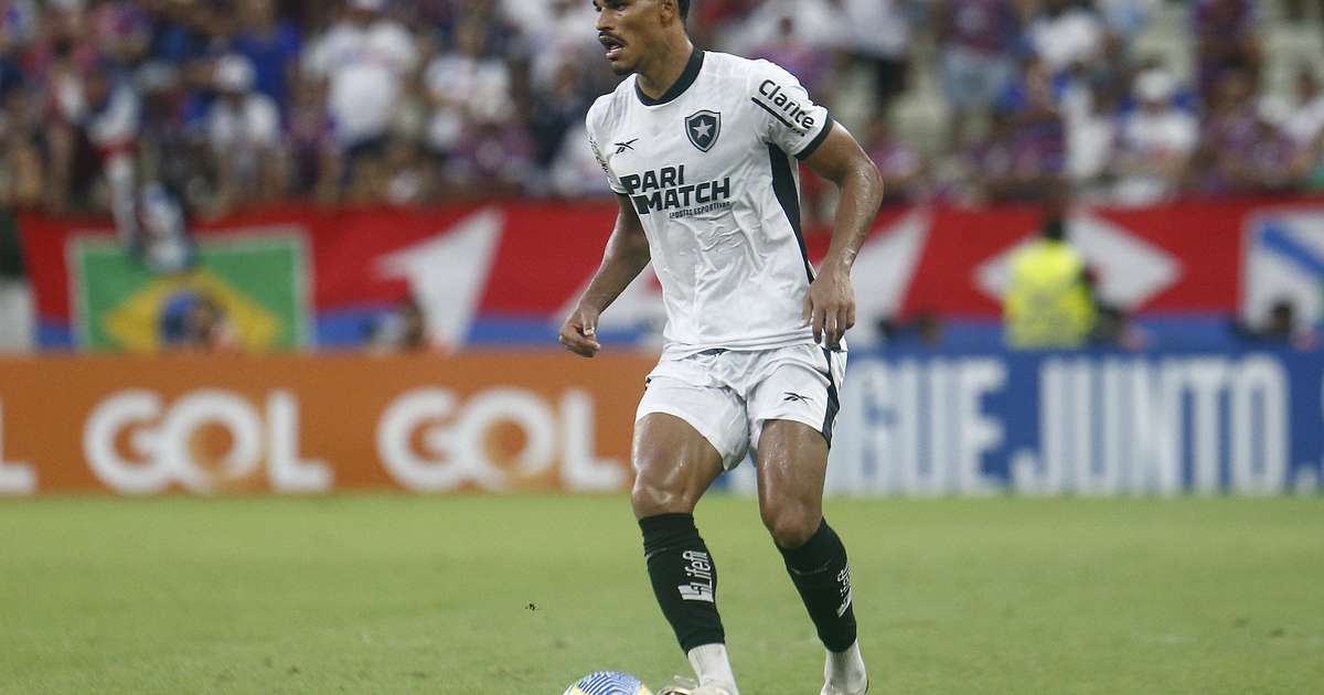 Grêmio busca meio-campista do Botafogo para reforçar elenco no Brasileirão