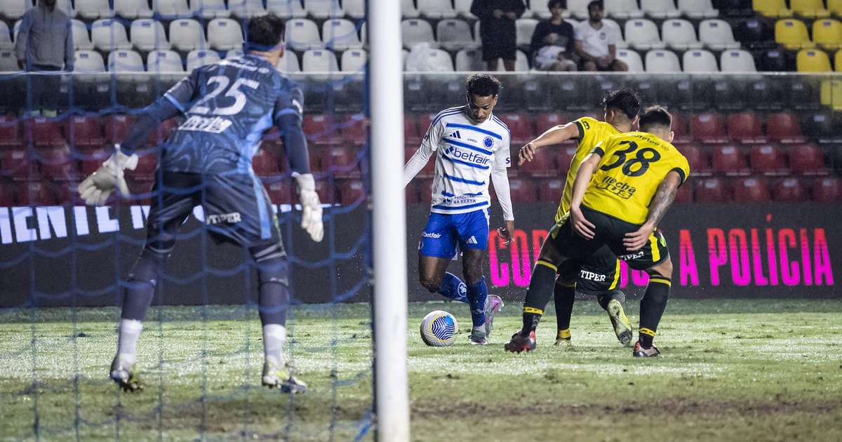 Cruzeiro sofrem derrota para Defensa y Justicia em torneio amistoso