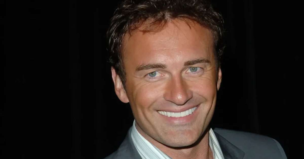 Ator Julian McMahon morre aos 56 anos após batalha silenciosa; veja a causa