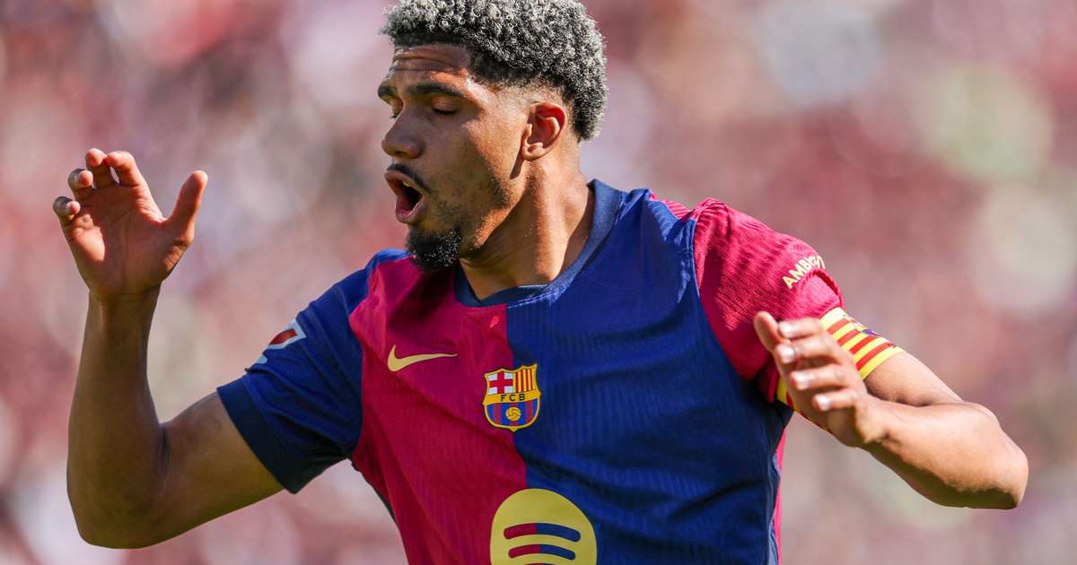 Barcelona pode vender Araújo e mais jogadores para ajustar finanças