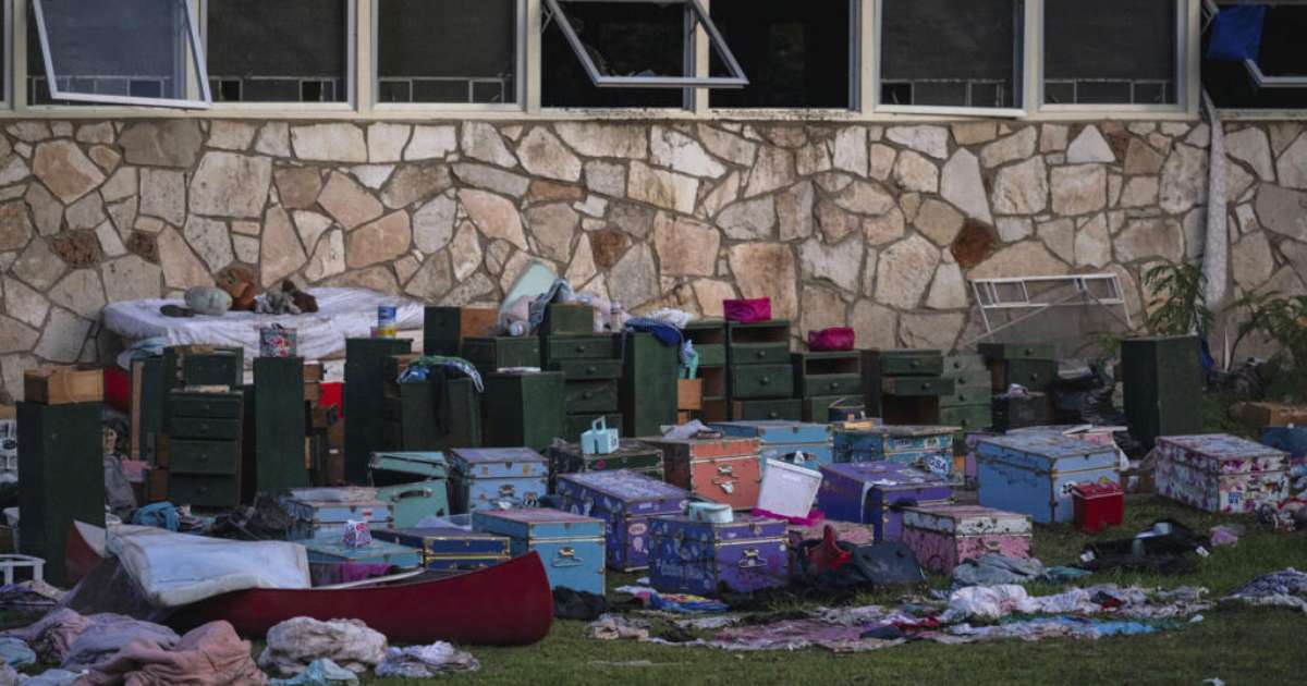 Ap&oacute;s mais de 100 mortos, Trump visita &aacute;reas afetadas por enchentes no Texas