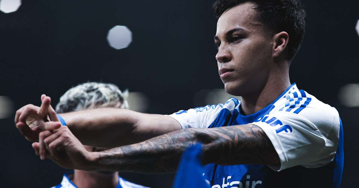 Hat-trick decisivo: Cruzeiro arrasa Grêmio no Brasileirão.