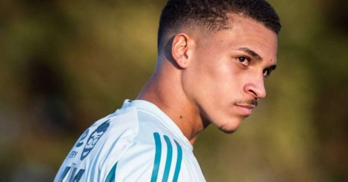 Rodriguinho pode ser emprestado pelo Cruzeiro após perder espaço no time.