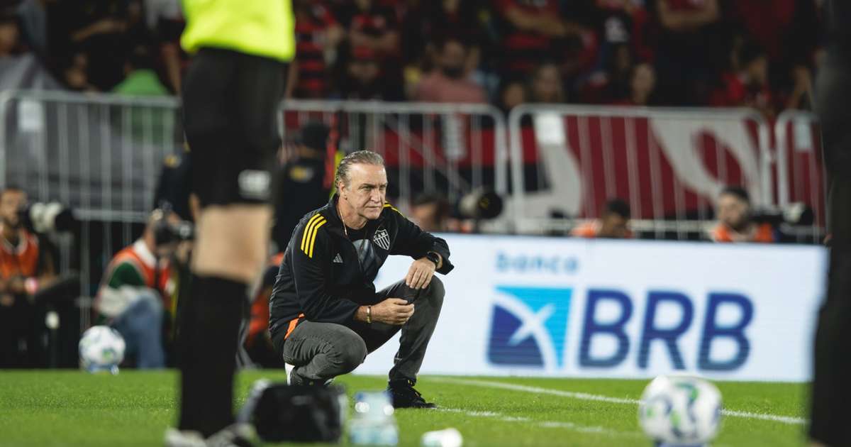 Cuca analisa a partida do Atlético-MG na derrota para o Flamengo: 'saímos com a derrota, mas o jogo foi igual'