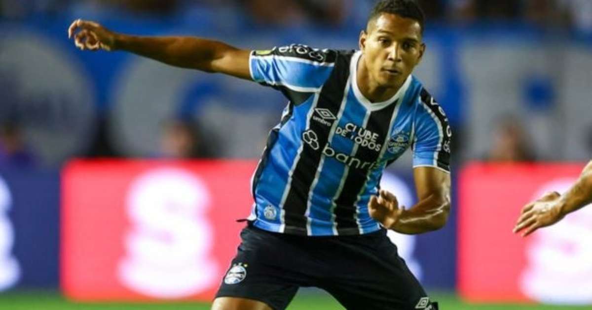Lesão de João Lucas preocupa lateral direita do Grêmio após retorno.