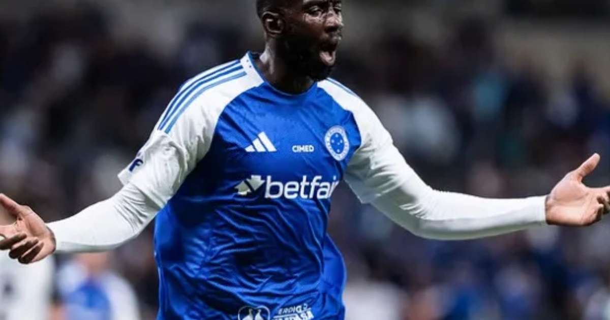 Bolasie celebra vitória do Cruzeiro sobre o Botafogo nas redes sociais