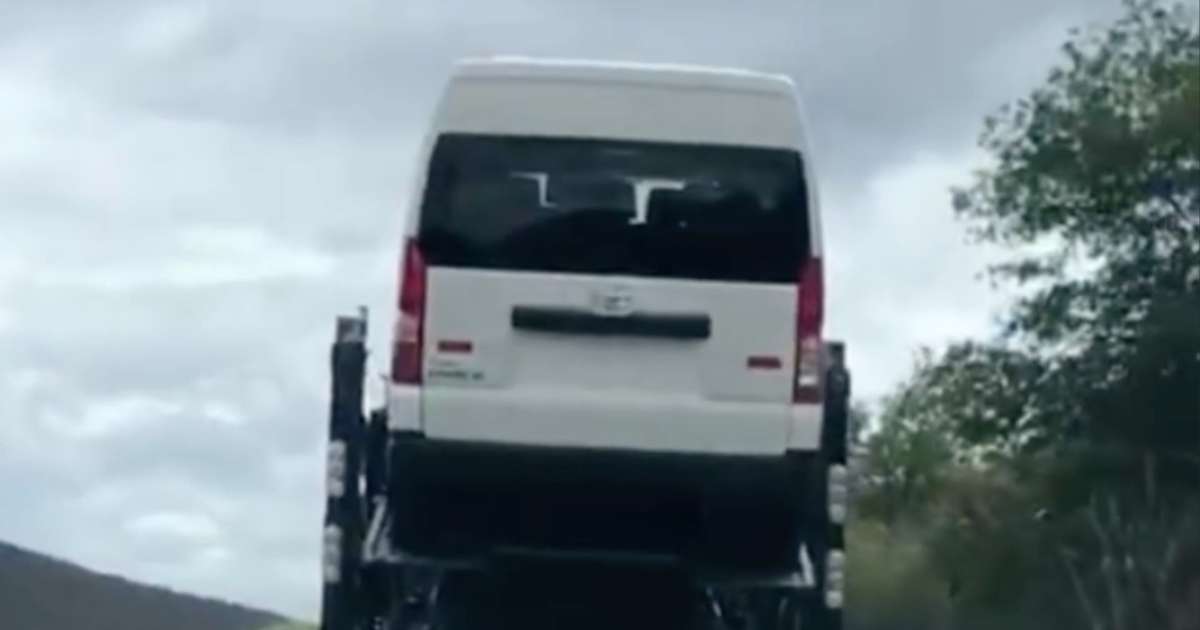 Com motor de Hilux, van Toyota Hiace já está a caminho das lojas no Brasil