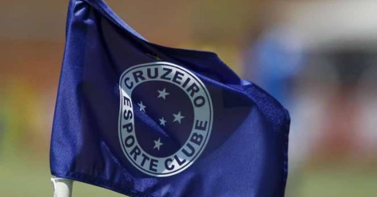 Ônibus de torcedores do Cruzeiro incendeia após partida contra o Santos