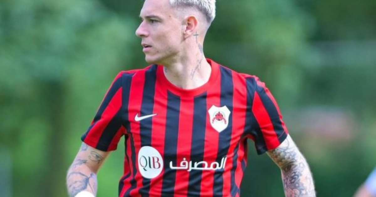 Grêmio desiste contrato atacante Róger Guedes: nova estratégia no mercado futebolístico.