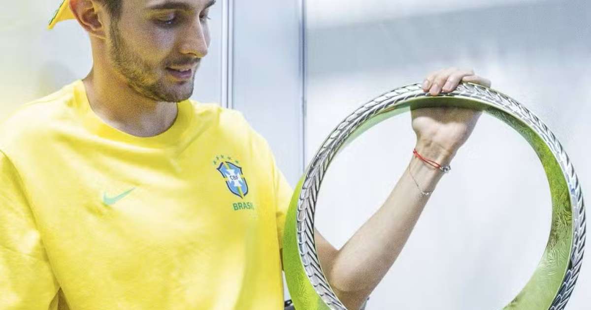 F1: Fãs brasileiros podem criar o novo capacete de Esteban Ocon