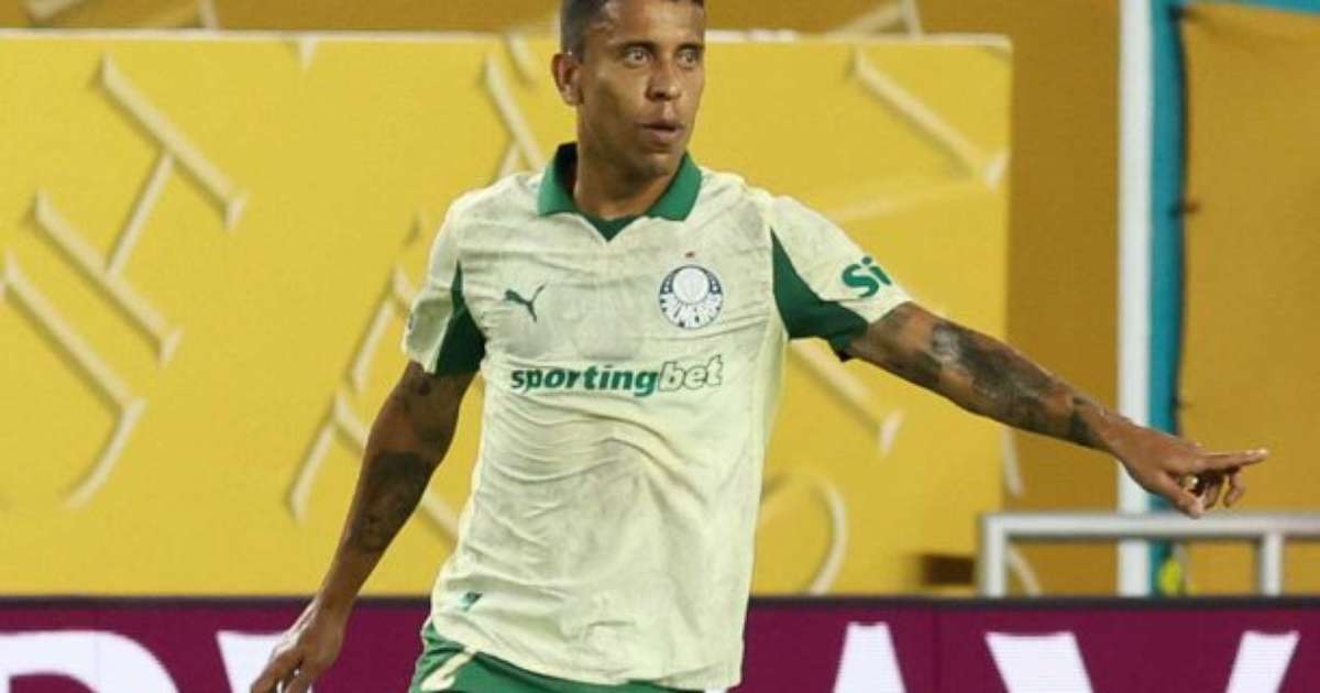 Grêmio contrata Marcos Rocha, lateral do Palmeiras, reforço para a equipe.
