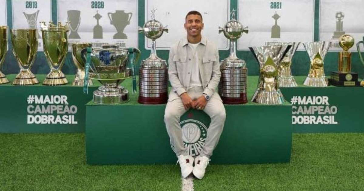 Emoção de Marcos Rocha na Despedida do Palmeiras: Momento marcante no clube.