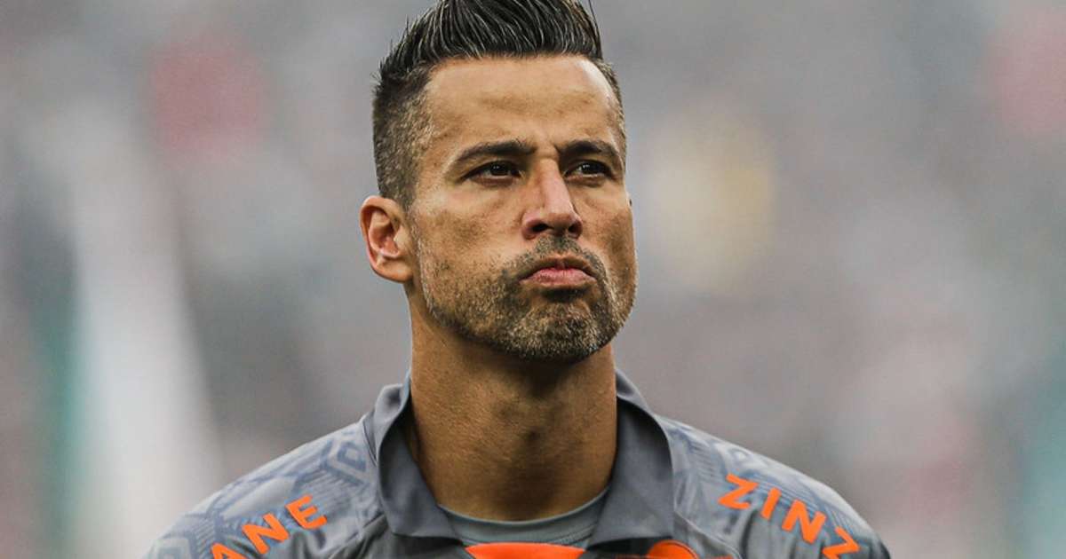 Cruzeiro publica mensagem para Fábio, goleiro do Fluminense