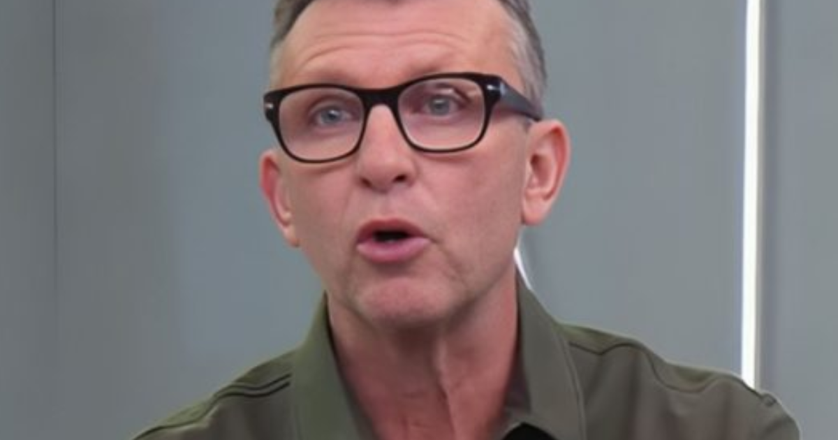 Declarei Neto sobre Gabigol, atacante do Cruzeiro: Qualidade indiscutível no campo.