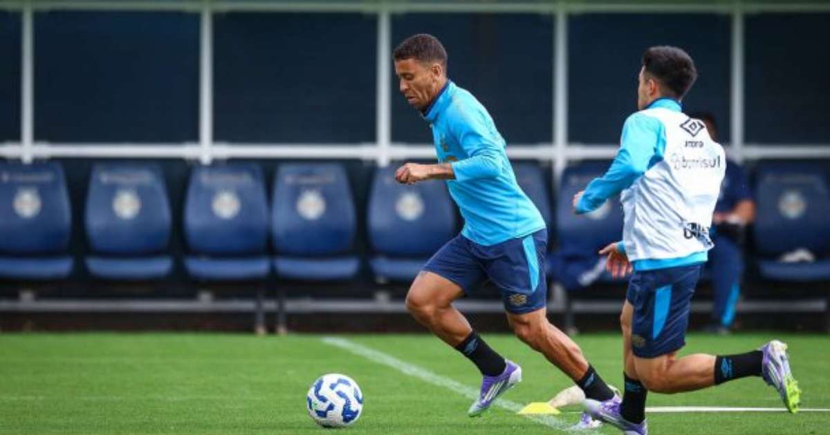 Marcos Rocha realiza treino de estreia e pode ser titular no Grêmio.
