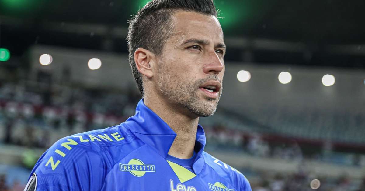 Fabio do Fluminense envia recado ao Cruzeiro: rivalidade no futebol em destaque.