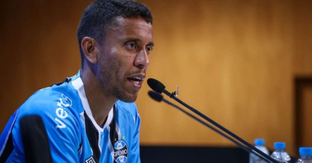 Marcos Rocha elogia desempenho em estreia pelo Grêmio contra o Ceará.