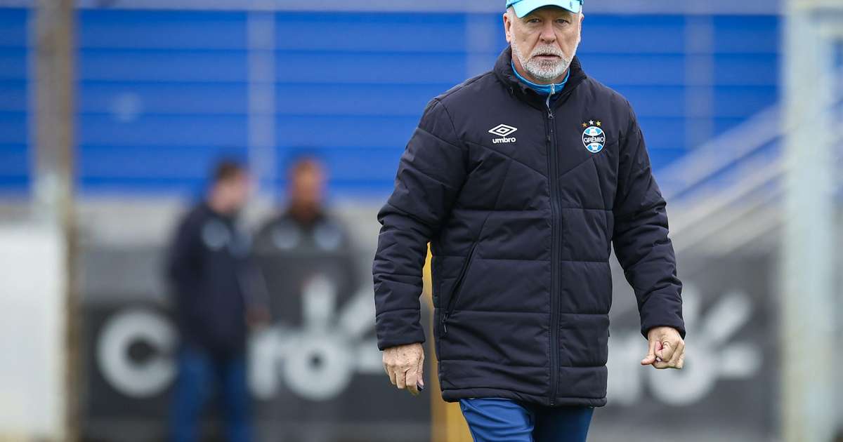 Mano Menezes analisa vaias da torcida do Grêmio a Braithwaite