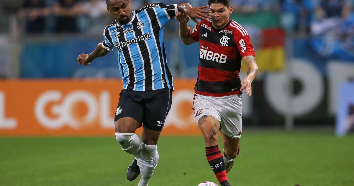 Flamengo enfrenta o Grêmio em jogo decisivo após goleada histórica.