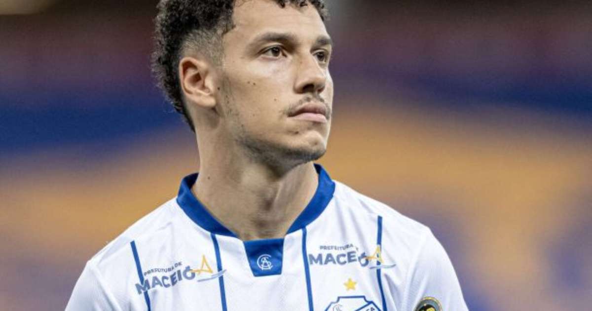 Grêmio negocia com lateral-esquerdo do CSA para reforçar elenco.