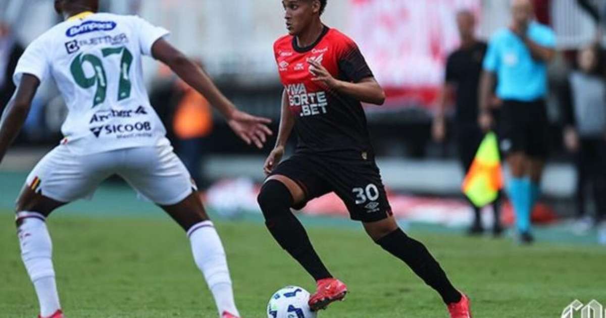 Athletico veta retorno de Tevis e nega pedido do Cruzeiro em meio a clima tenso.