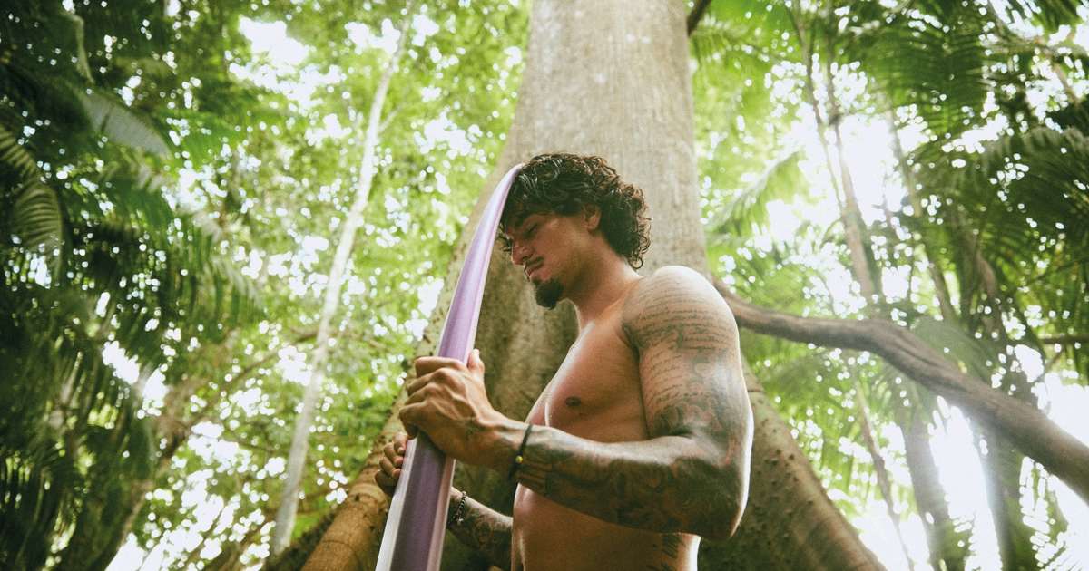 Gabriel Medina surfa onda ancestral na Amazônia e no Peru; confira bastidores inéditos