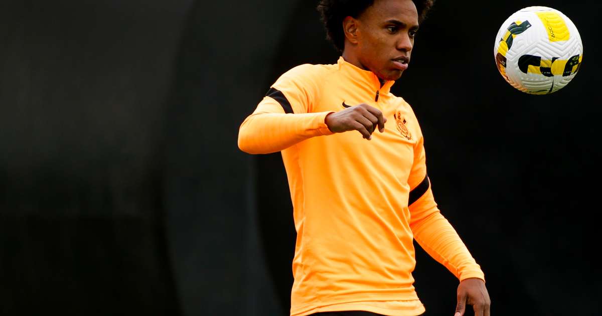 Negociação concluída: Willian chega a Porto Alegre para assinar com clube.