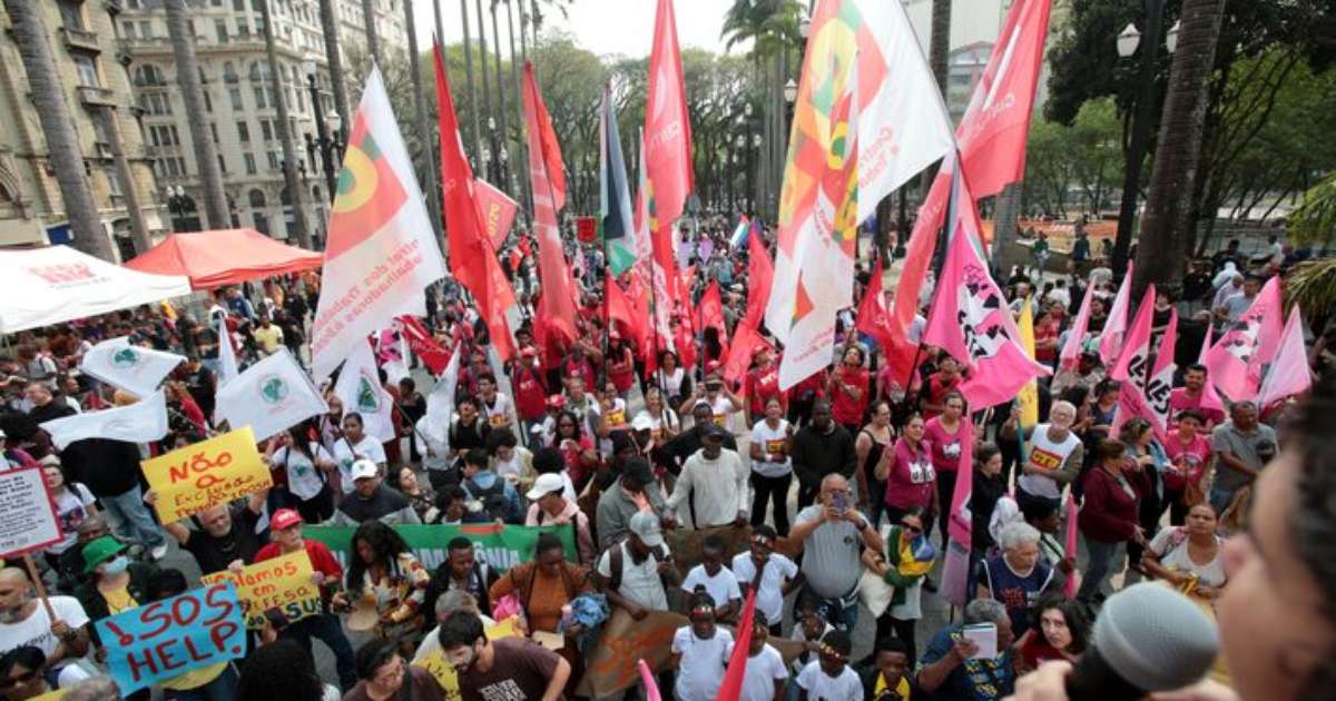 Esquerda prepara atos em cerca de 40 cidades em meio a mobilizações de bolsonaristas