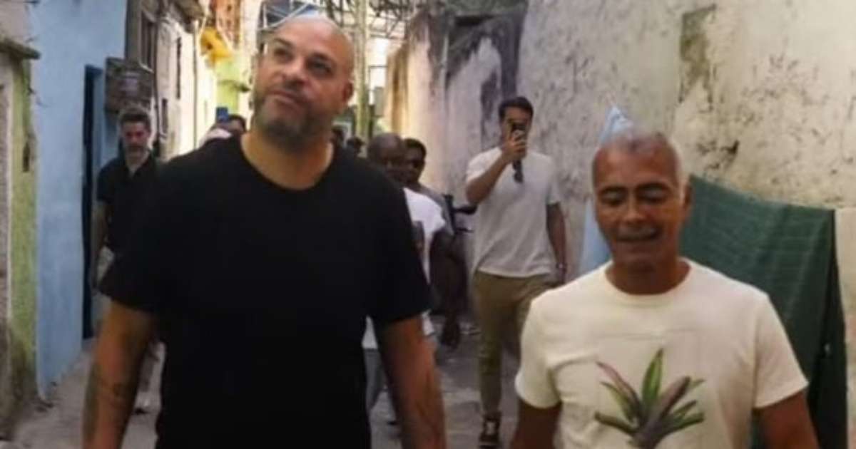 Adriano e Romário: Um reencontro emocionante na casa do Imperador com a bandeira do Mengão