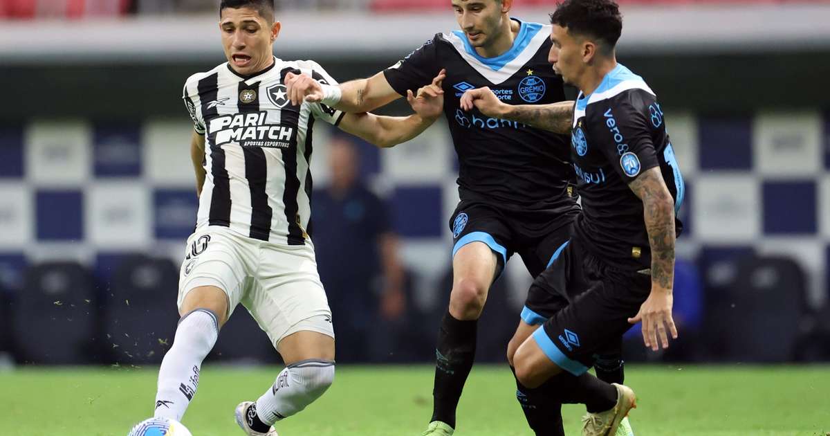 Grêmio enfrenta Botafogo em jogo atrasado do Brasileirão
