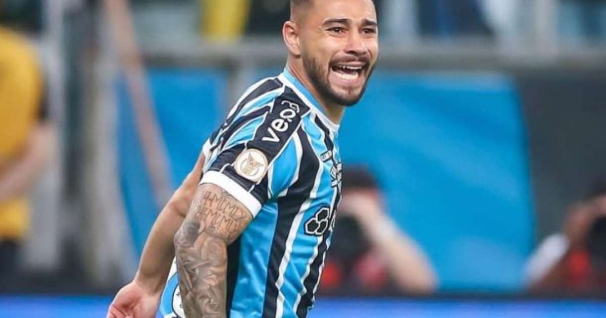 Grêmio anuncia João Pedro fora da temporada após cirurgia.