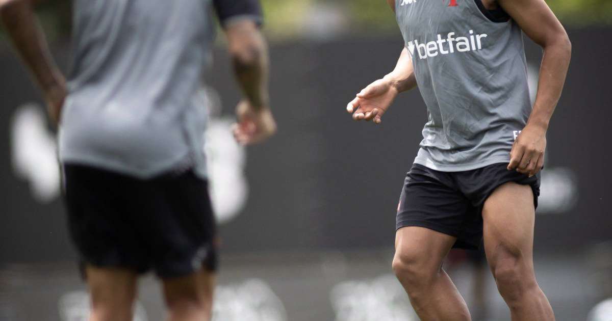 Vasco e Cruzeiro duelam em São Januário pela rodada do Brasileirão.