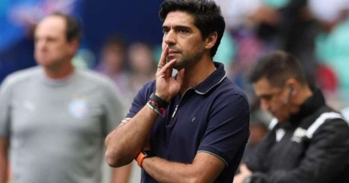 Abel Ferreira culpa gramado da Fonte Nova por derrota e lesões no Palmeiras