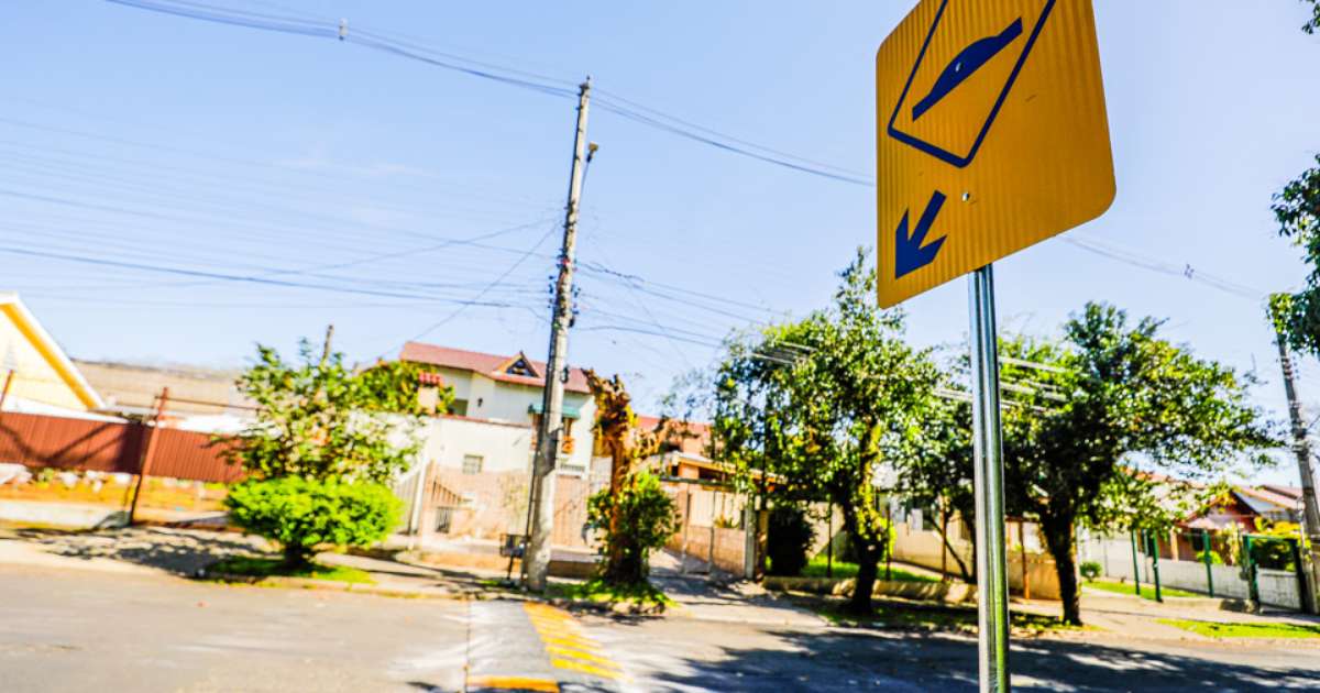 Zona Norte de Porto Alegre recebe primeira lombada ecológica feita de plástico e borracha reciclados
