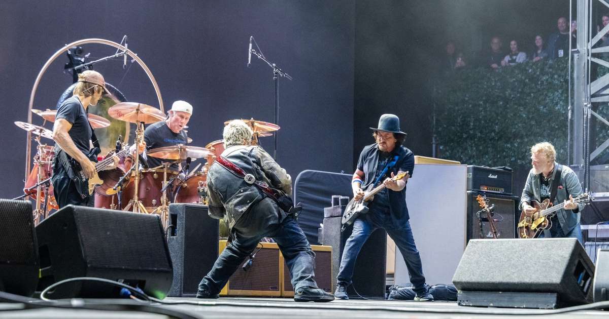 Assista Eddie Vedder tocar covers de Devo, Led Zeppelin e mais no Ohana Festival