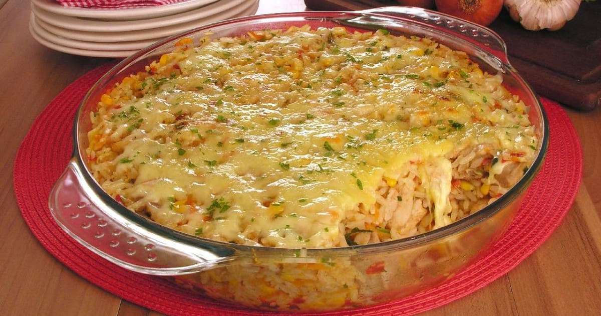 Galinhada no forno: aposte na receita tradicional e saborosa