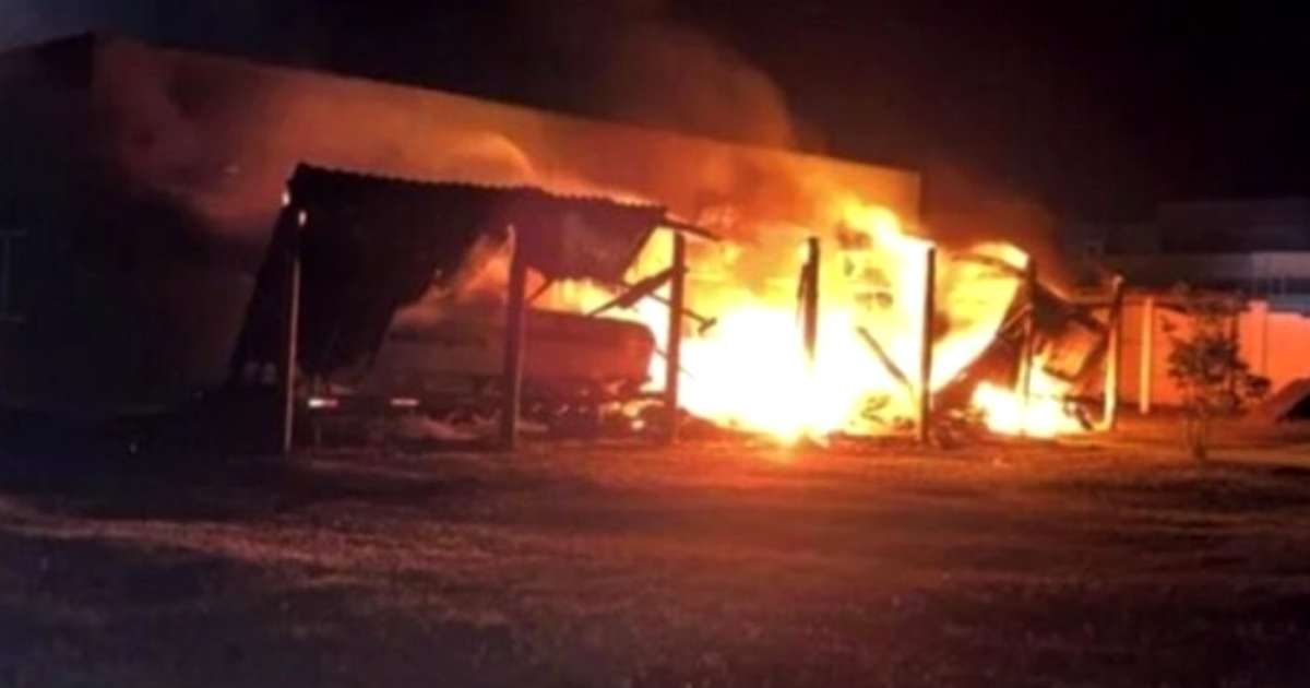 Quartel da Brigada Militar sofre ataque durante a madrugada e frota acaba incendiada