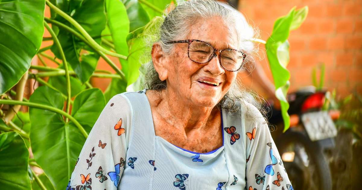 ‘Sempre tive fé’, diz idosa que conseguiu aposentadoria aos 101 após ajuda da neta