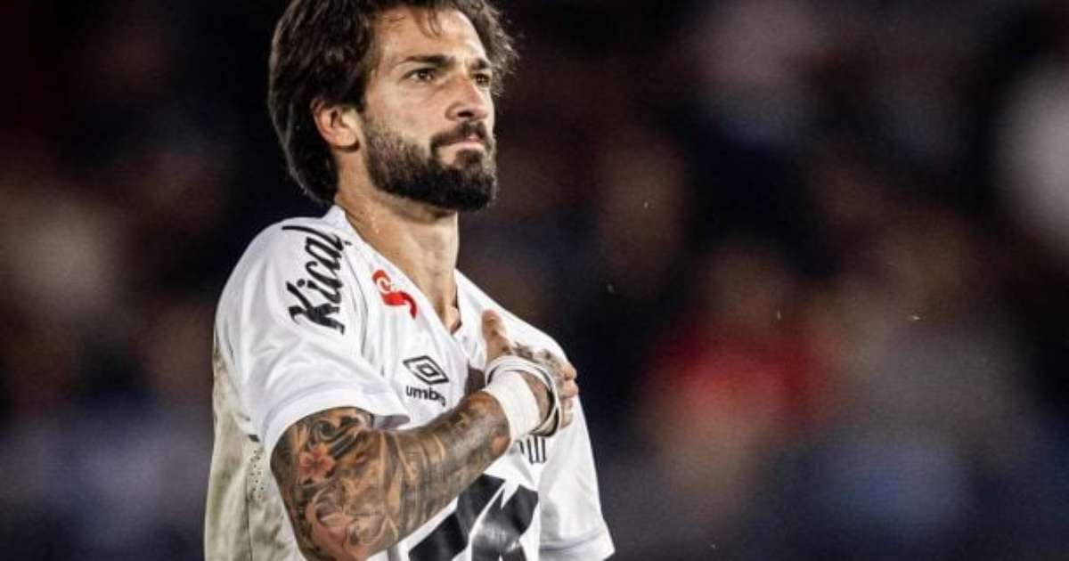 Lautaro elogia jogo contra o Bragantino e valoriza início de Vojvoda no Santos