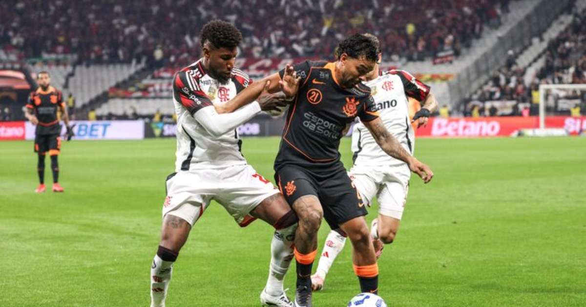 Flamengo derrota o Corinthians de virada e dispara na liderança do Brasileirão